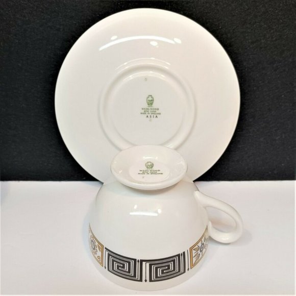 Vintage Wedgwood Tea Cups & Saucers (Set of 4) - Black and Gold Greek Key Motif - Picture 2 of 3